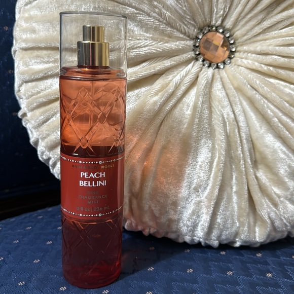 BATH & BODY WORKS SET. . . PEACH BELLINI SCENT - Picture 5 of 7